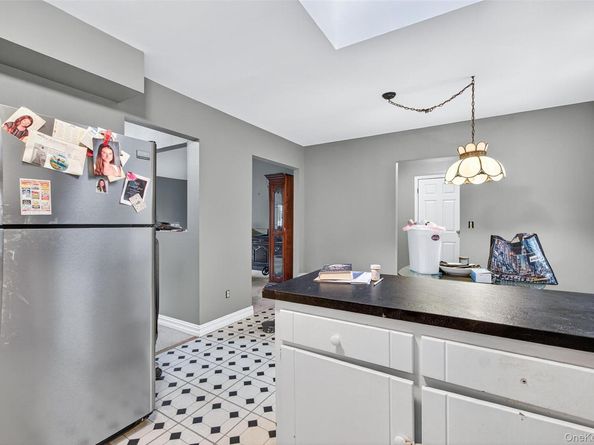 5 Julia Circle, East Setauket NY 11733