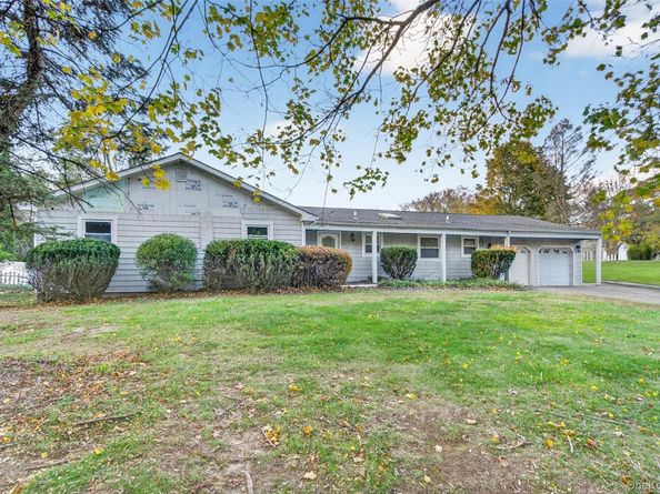 5 Julia Circle, East Setauket NY 11733