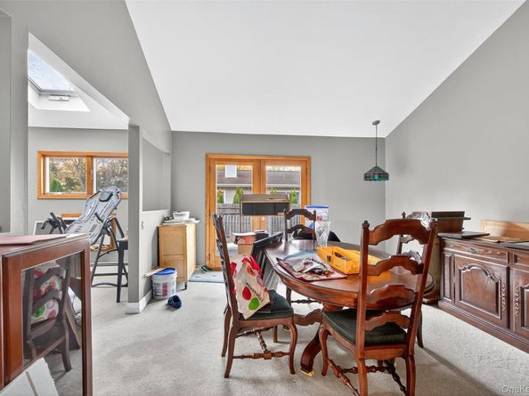 5 Julia Circle, East Setauket NY 11733