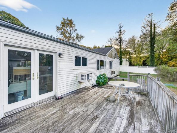 5 Julia Circle, East Setauket NY 11733