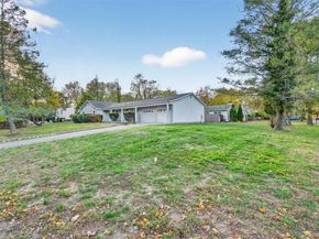 5 Julia Circle, East Setauket NY 11733