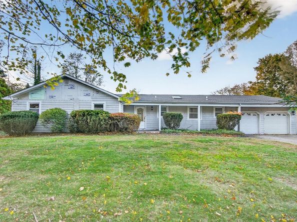 5 Julia Circle, East Setauket NY 11733