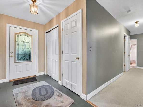 5 Julia Circle, East Setauket NY 11733