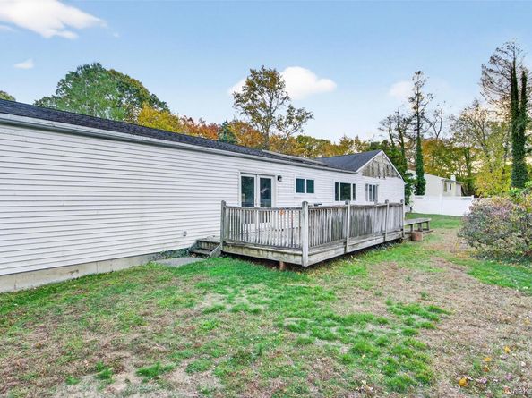 5 Julia Circle, East Setauket NY 11733