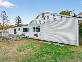 5 Julia Circle, East Setauket NY 11733