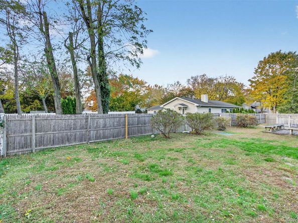 5 Julia Circle, East Setauket NY 11733