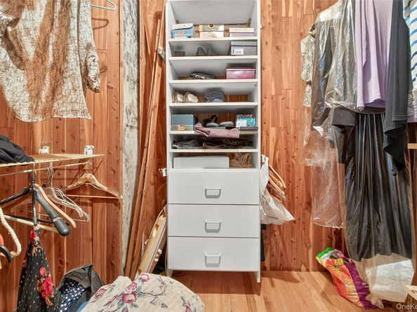 5 Julia Circle, East Setauket NY 11733