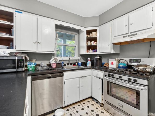 5 Julia Circle, East Setauket NY 11733