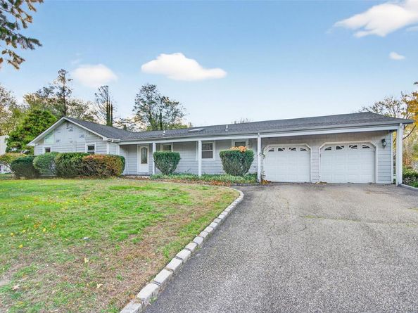 5 Julia Circle, East Setauket NY 11733