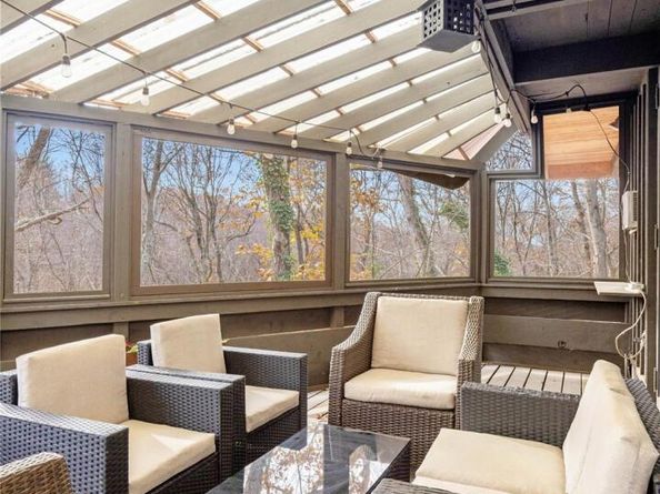 270 Sachem Hill Place, Saint James NY 11780