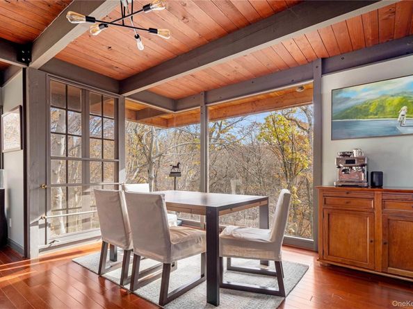 270 Sachem Hill Place, Saint James NY 11780