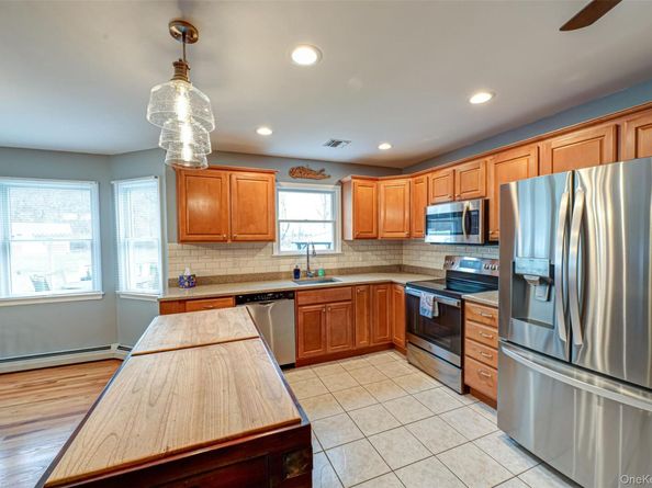 68 Vineyard Way, Aquebogue NY 11931