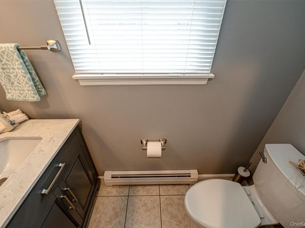 68 Vineyard Way, Aquebogue NY 11931