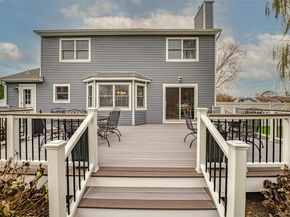 68 Vineyard Way, Aquebogue NY 11931