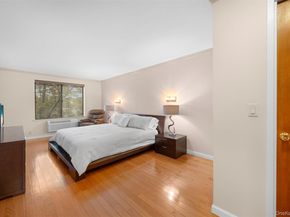 141 Great Neck Road 2G, Great Neck NY 11021