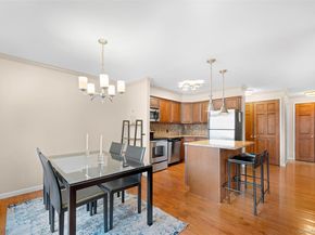 141 Great Neck Road 2G, Great Neck NY 11021