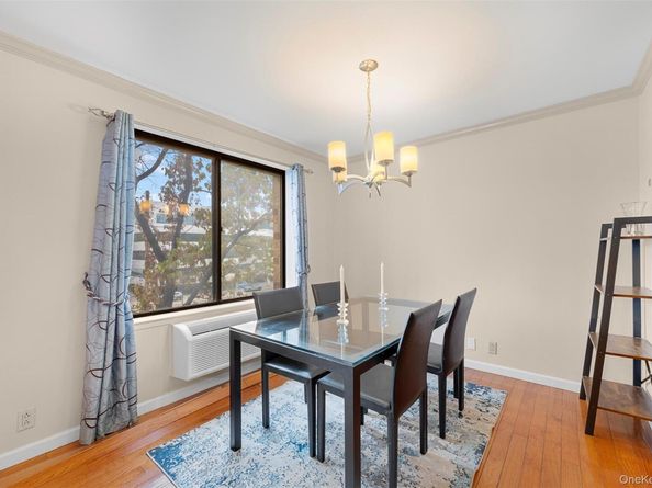 141 Great Neck Road 2G, Great Neck NY 11021