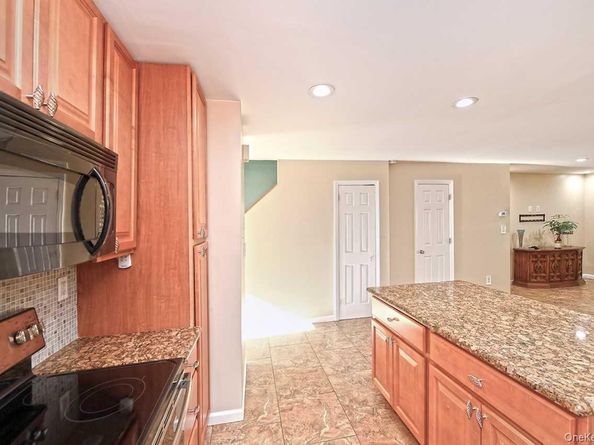 ONE ANCHORAGE Way 1408, Freeport NY 11520