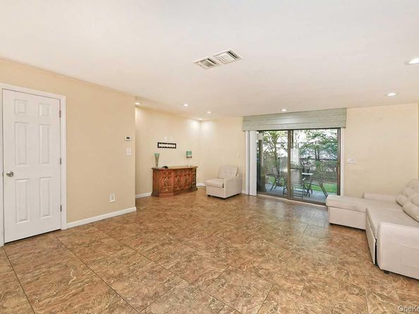 ONE ANCHORAGE Way 1408, Freeport NY 11520