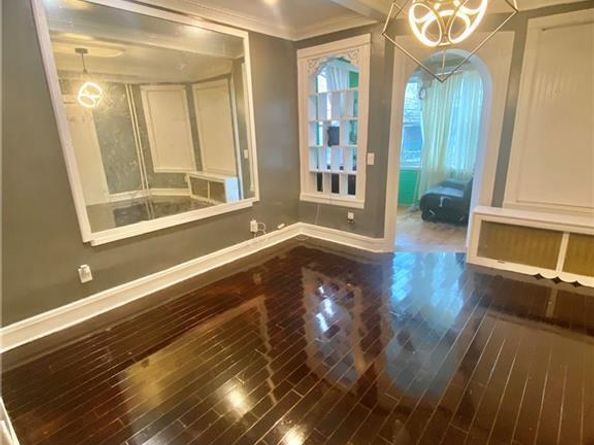 732 E 223rd Street, Bronx NY 10466