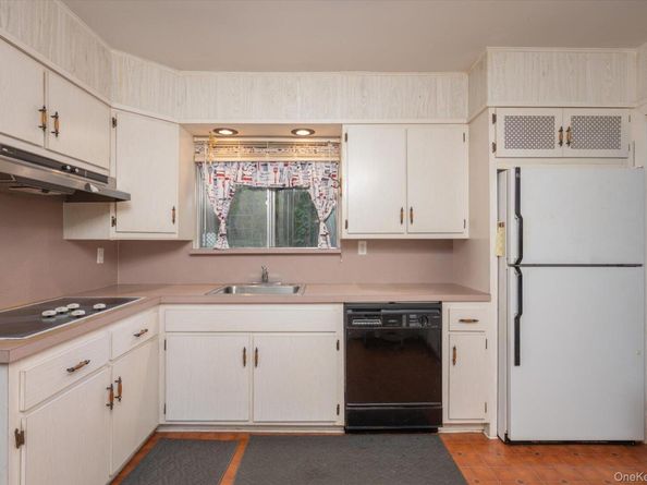 256 Schenck Avenue, Great Neck NY 11021