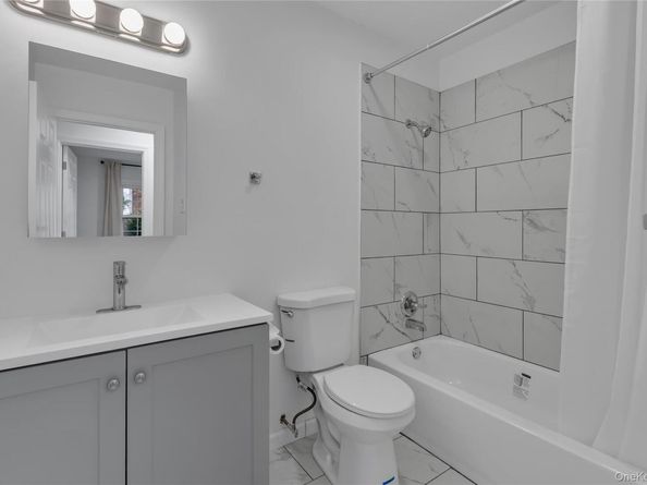 4 Hillsdale Lane, Coram NY 11727