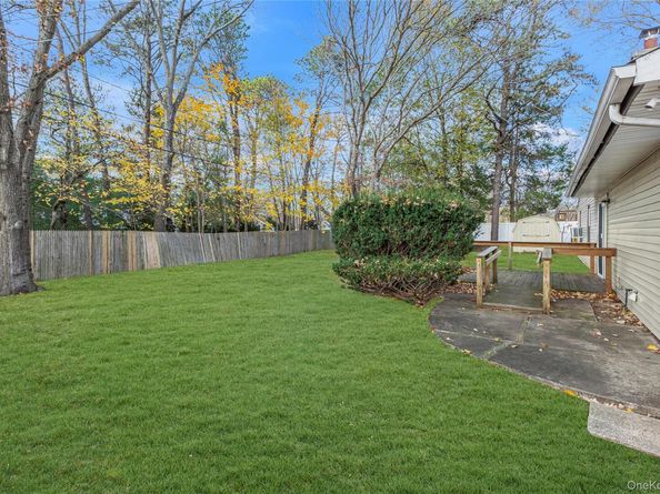 4 Hillsdale Lane, Coram NY 11727