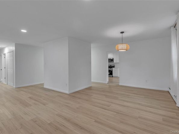 4 Hillsdale Lane, Coram NY 11727