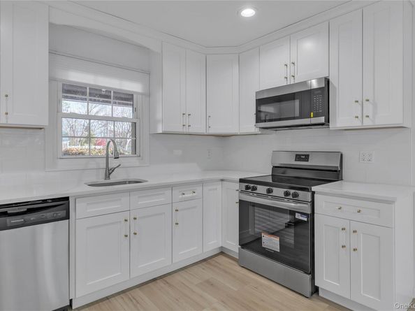 4 Hillsdale Lane, Coram NY 11727