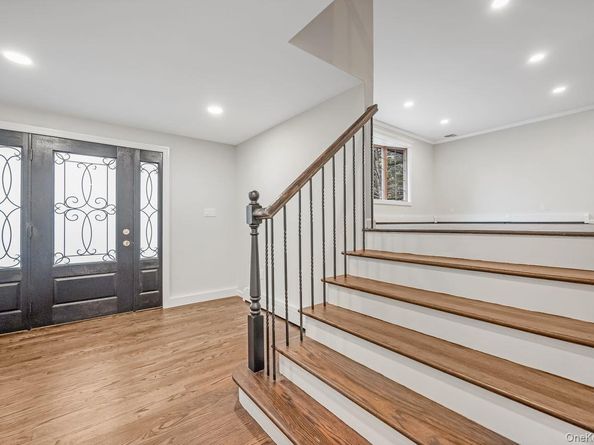 7 Gillette Avenue, Patchogue NY 11772