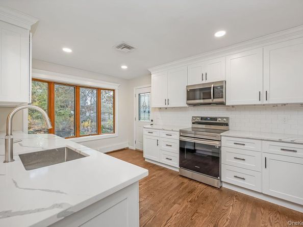 7 Gillette Avenue, Patchogue NY 11772