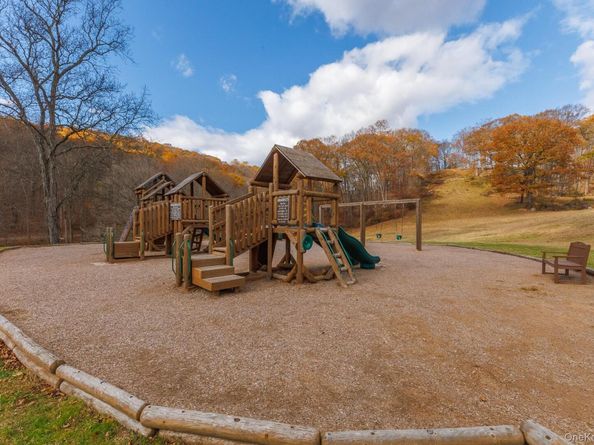 882 Heritage Hills B, Somers NY 10589