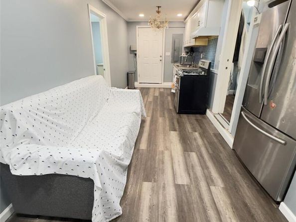 10 Evelyn Drive, Bethpage NY 11714