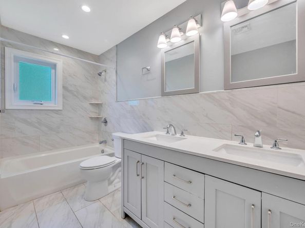 10 Evelyn Drive, Bethpage NY 11714