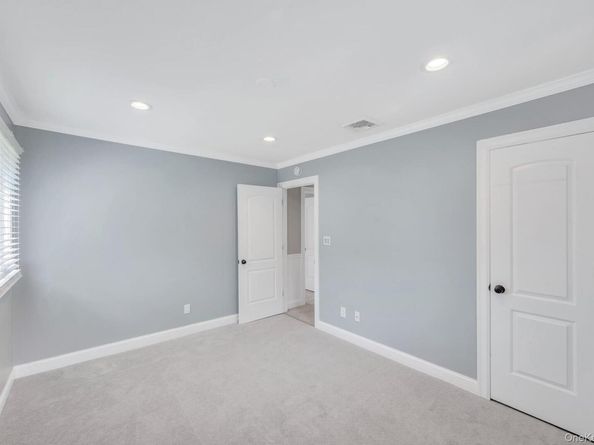 10 Evelyn Drive, Bethpage NY 11714