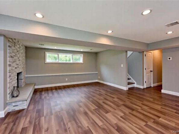 10 Evelyn Drive, Bethpage NY 11714