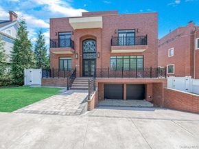 233-12 Bay Street, Douglaston NY 11363