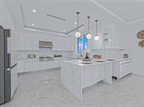 233-12 Bay Street, Douglaston NY 11363