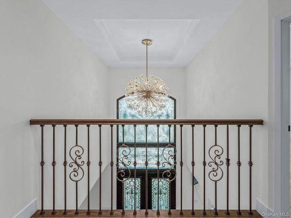 233-12 Bay Street, Douglaston NY 11363