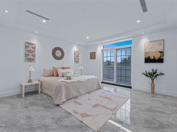 233-12 Bay Street, Douglaston NY 11363