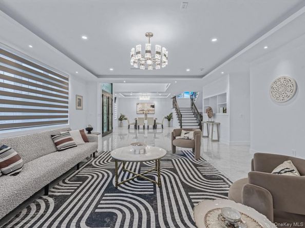 233-12 Bay Street, Douglaston NY 11363