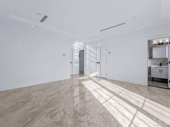 233-12 Bay Street, Douglaston NY 11363