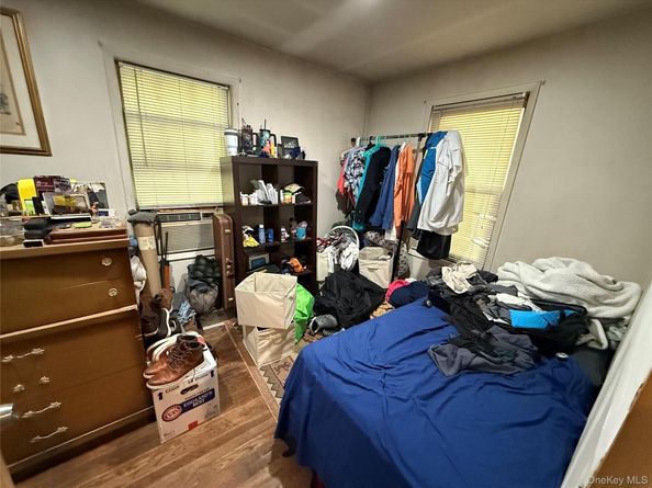 5 8th Street, Sound Beach NY 11789