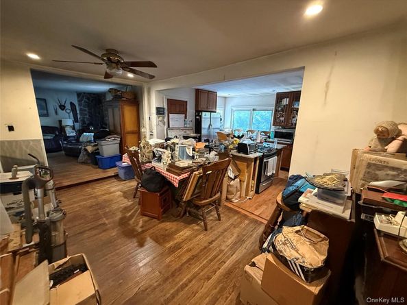 5 8th Street, Sound Beach NY 11789