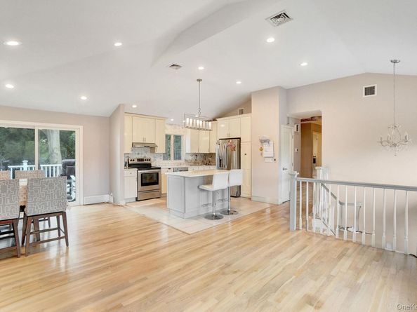 978 Little Whaleneck Road, North Merrick NY 11566