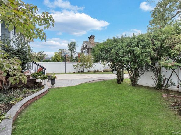 978 Little Whaleneck Road, North Merrick NY 11566