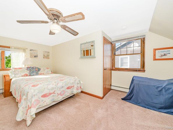 3 Roxbury Lane, Massapequa NY 11758