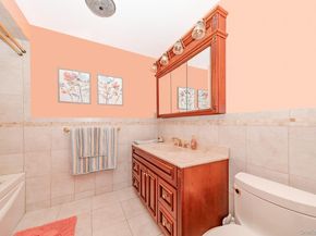 3 Roxbury Lane, Massapequa NY 11758
