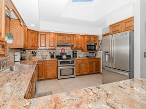 3 Roxbury Lane, Massapequa NY 11758