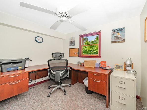 3 Roxbury Lane, Massapequa NY 11758